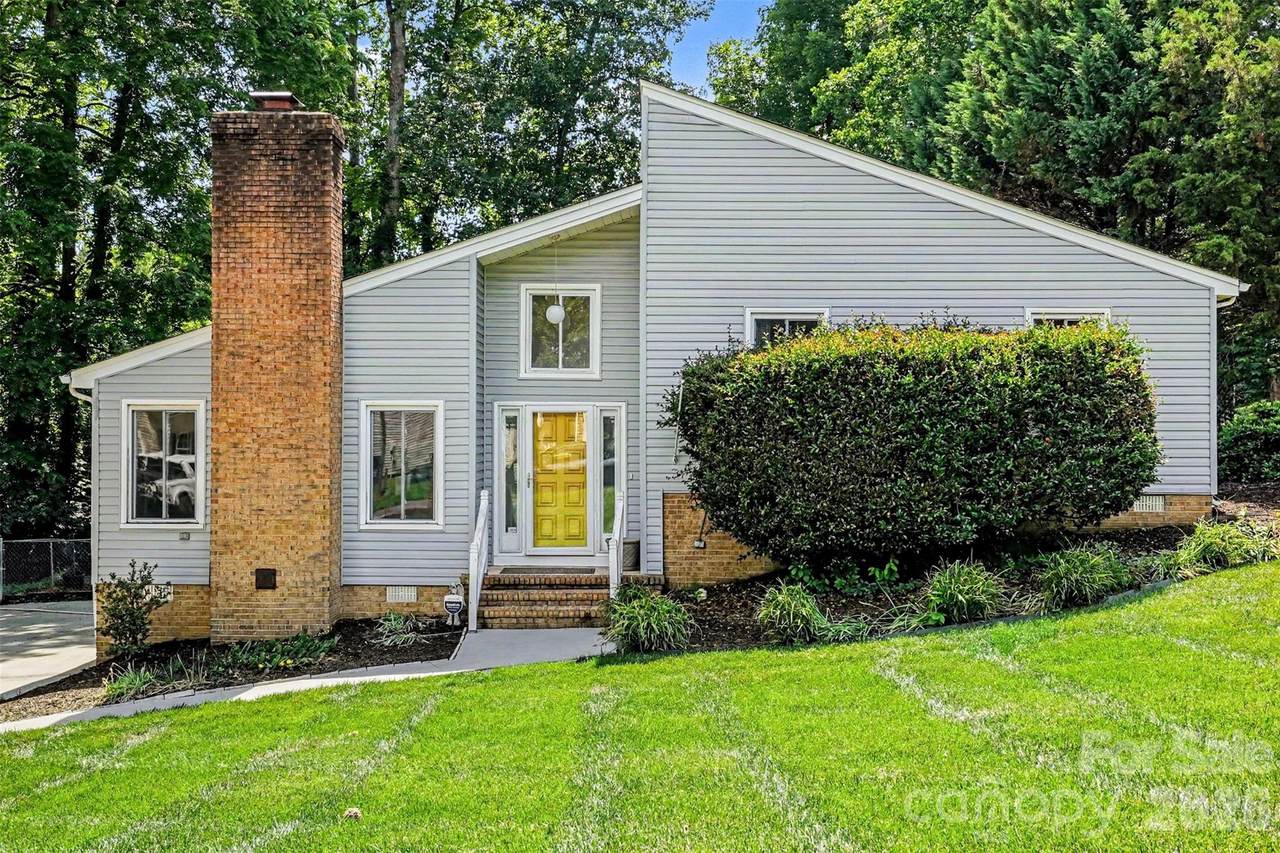 7944 Pawtuckett Road - Photo 1