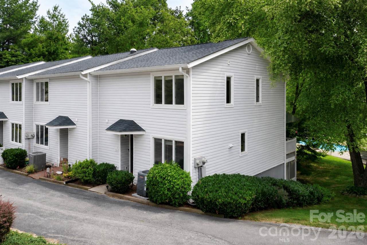 54 Hollybrook Drive - Photo 1