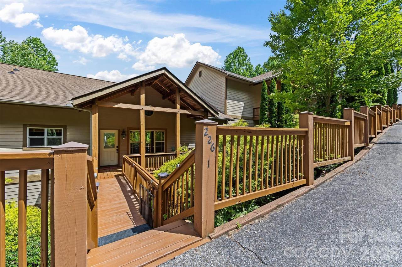 226 Sawgrass Drive - Photo 1