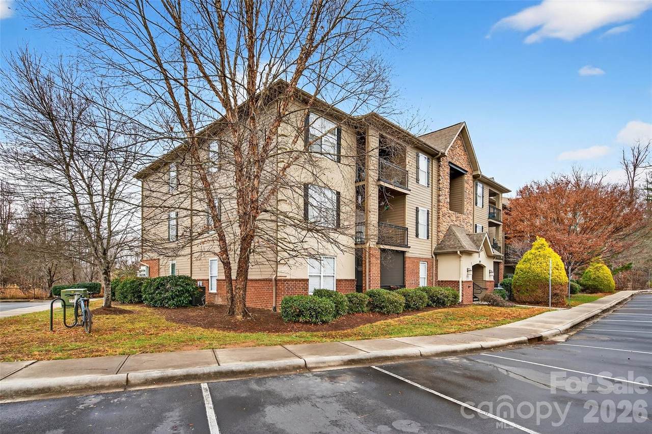 202 Brickton Village Circle - Photo 1