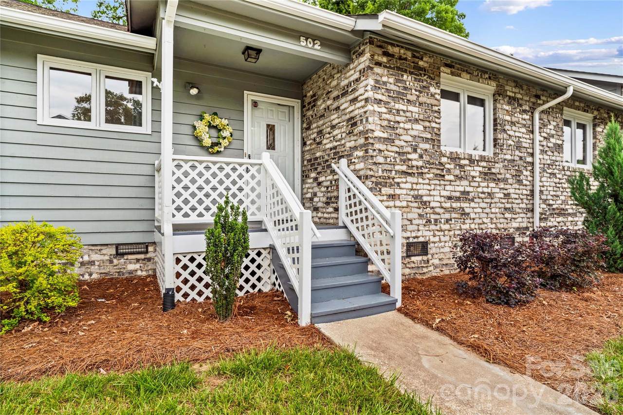 502 Wellington Hills Circle - Photo 1