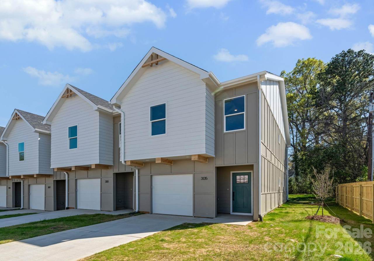 2025 Custer Street - Photo 1