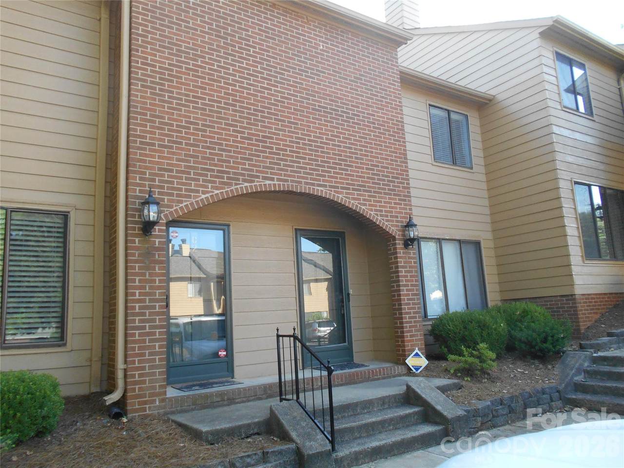 407 Broad Street - Photo 1