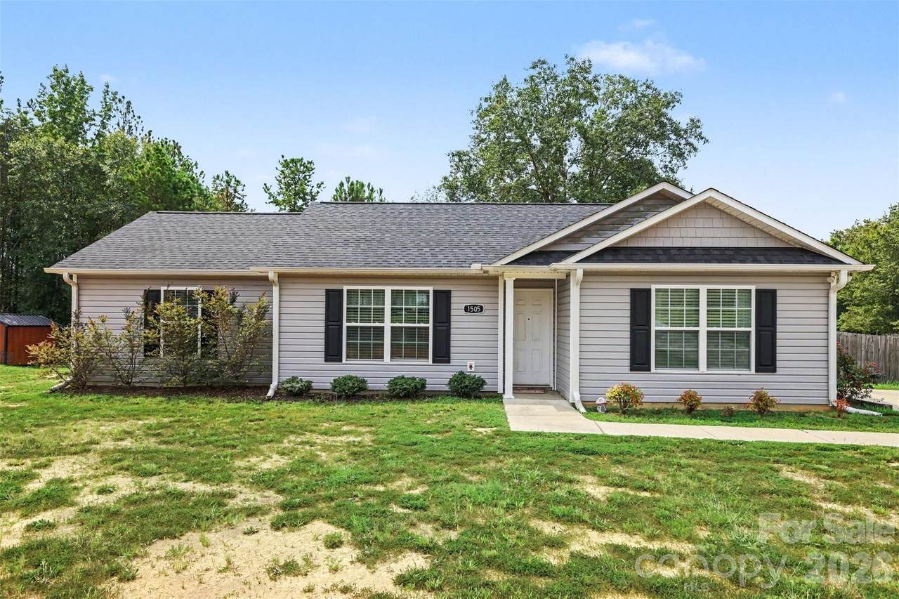 1505 Foxbrook Circle - Photo 1