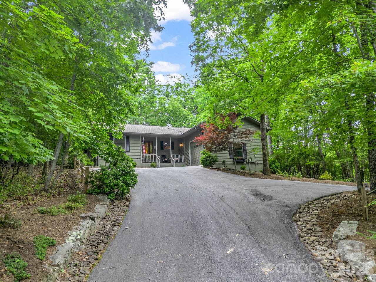 558 Middle Connestee Trail - Photo 1