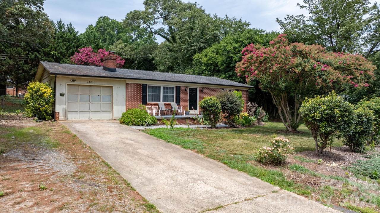 1809 31st Street - Photo 1