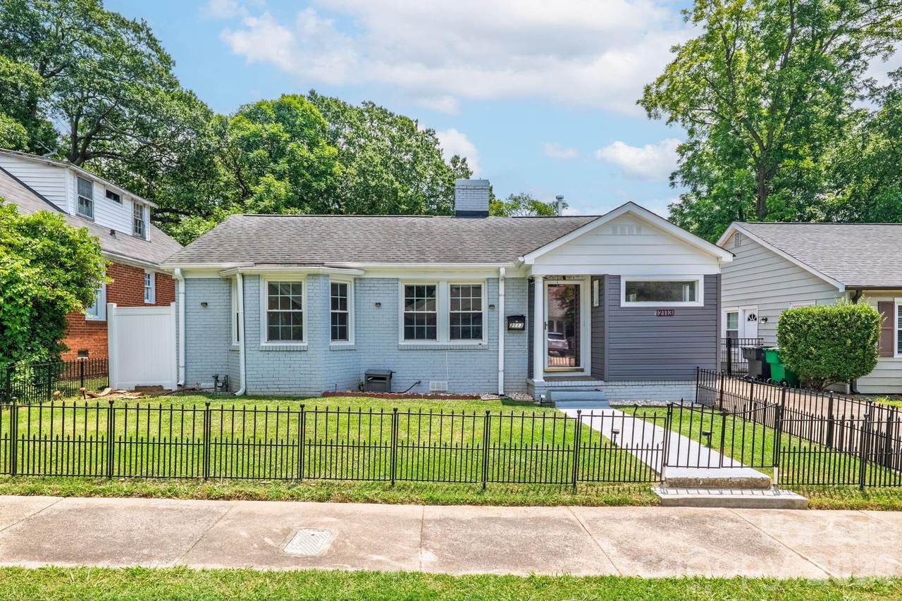 2113 Scott Avenue - Photo 1
