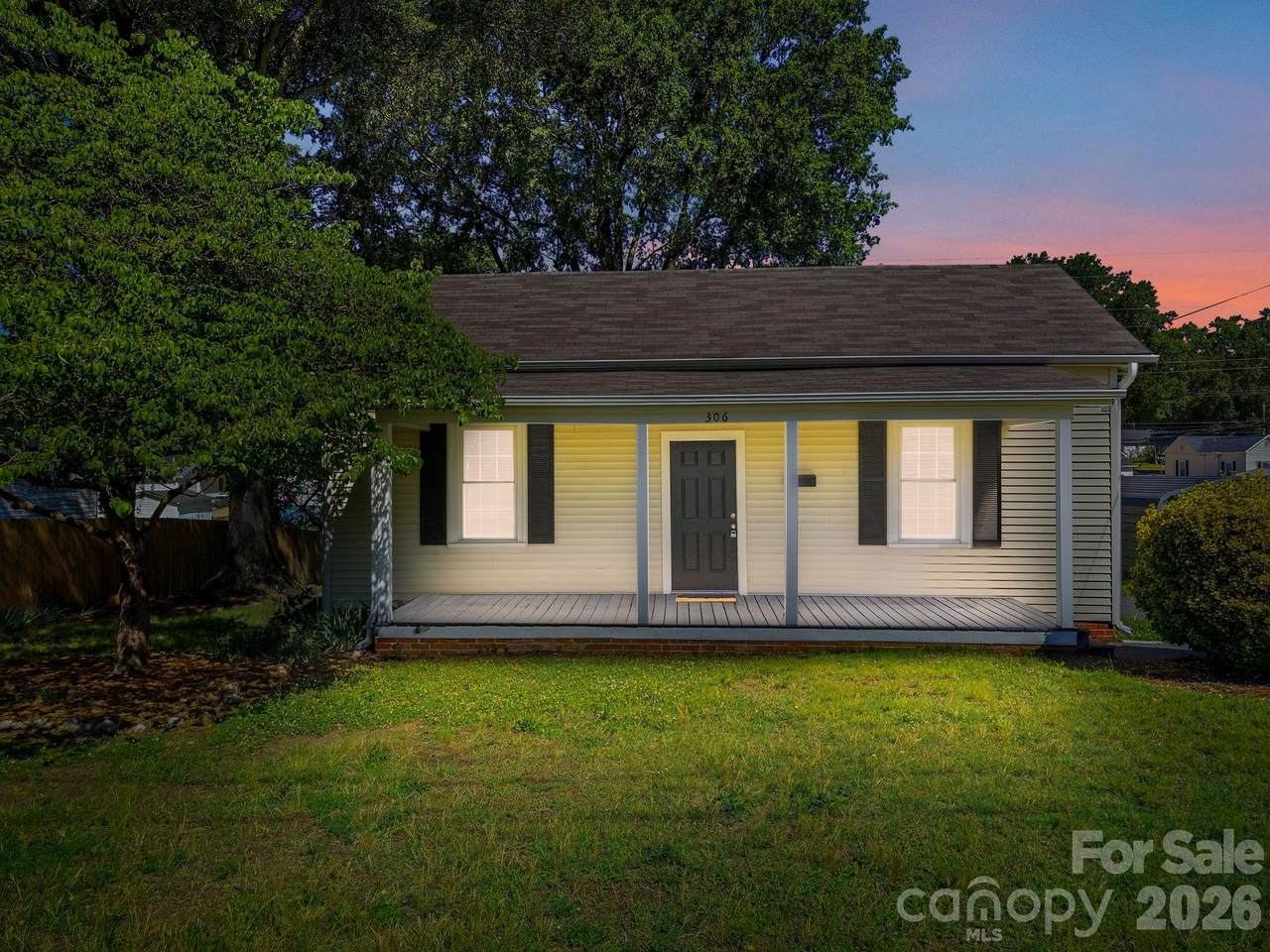 306 York Avenue - Photo 1