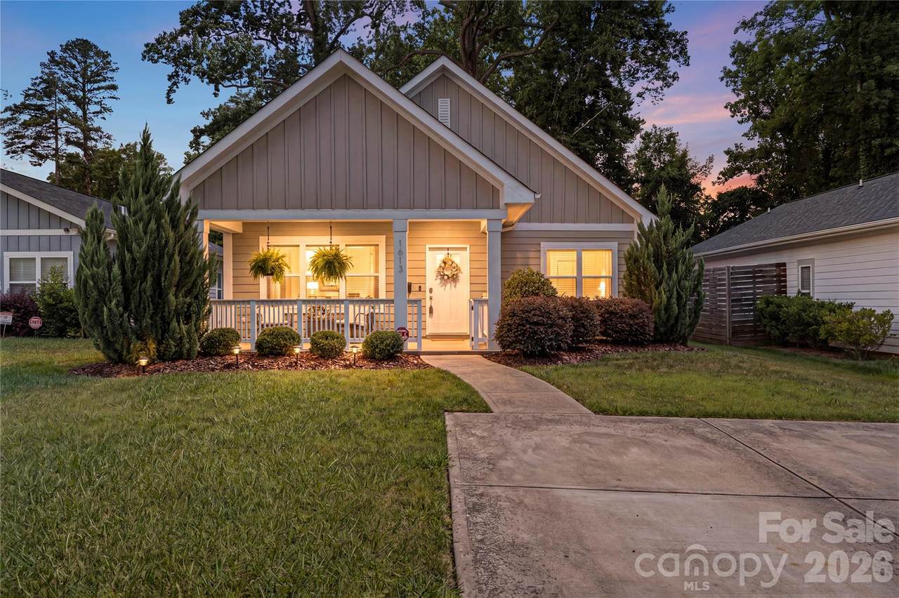 1613 Newcastle Street - Photo 1