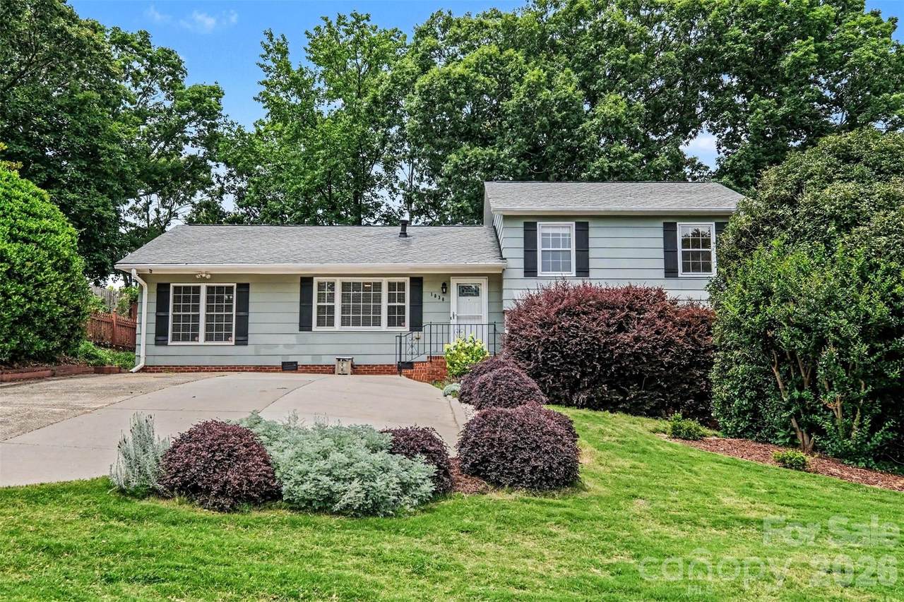 1030 Mclaughlin Drive - Photo 1