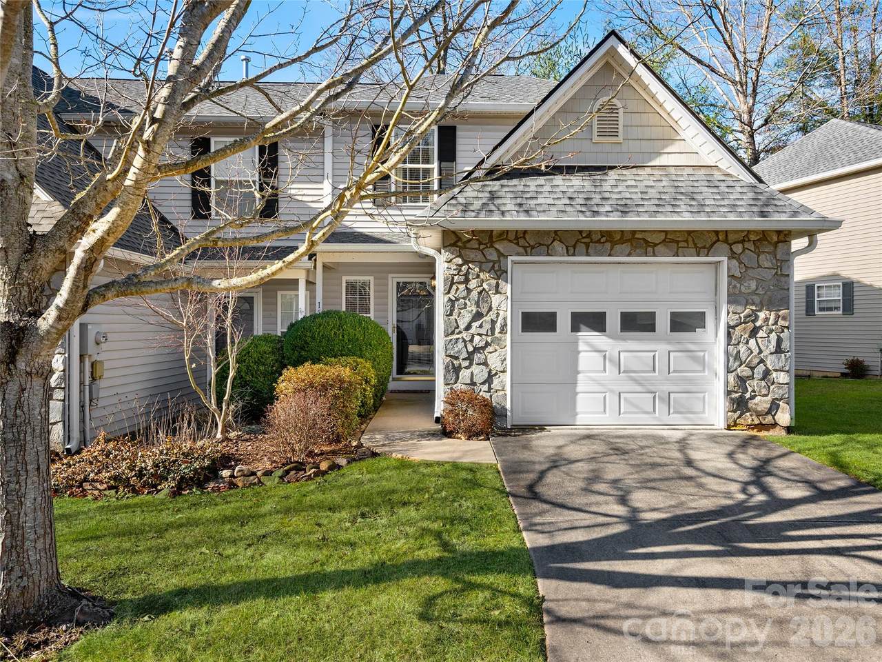 15 Willowick Drive - Photo 1
