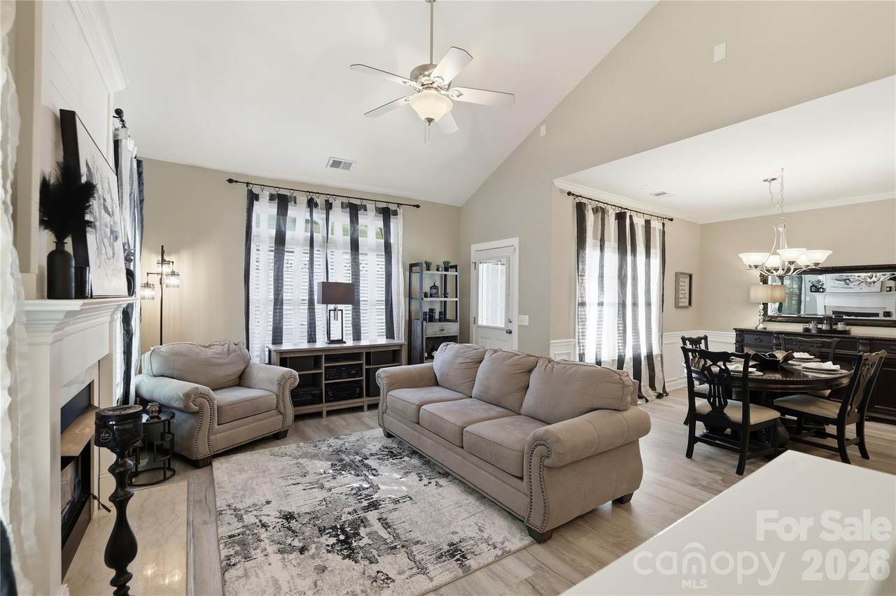 754 Winding Way - Photo 1
