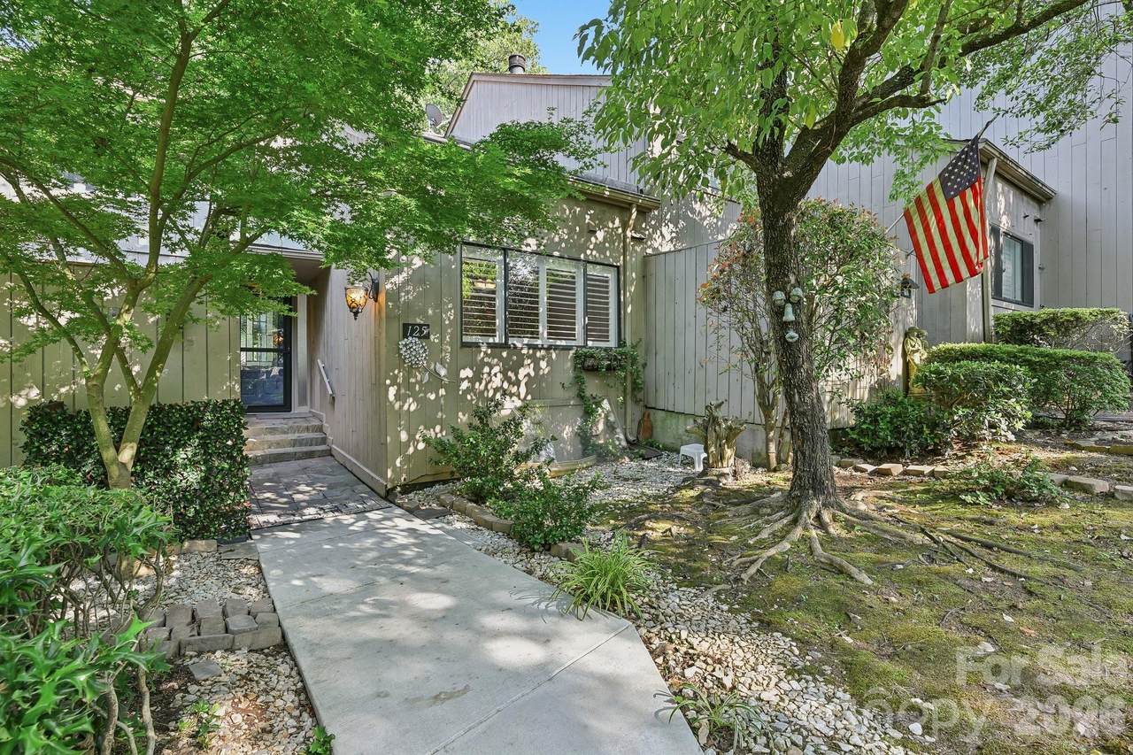 125 Pine Grove Circle - Photo 1