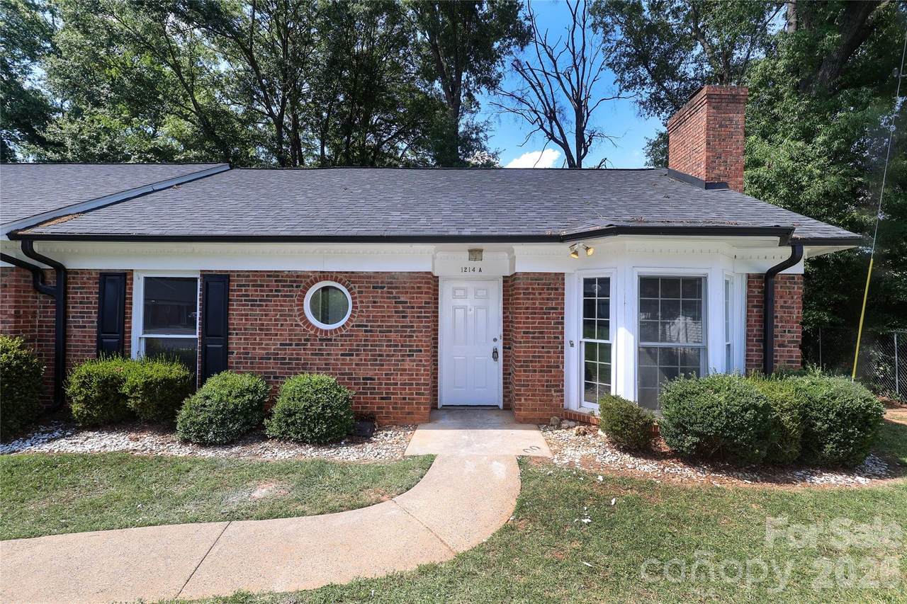 1214 Franklin Boulevard - Photo 1