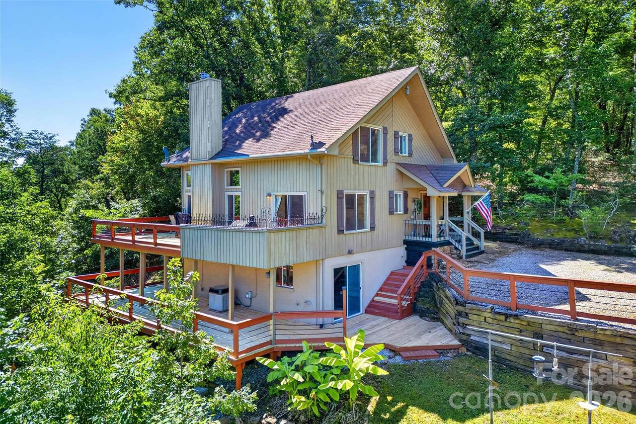 884 Pinnacle Parkway - Photo 1