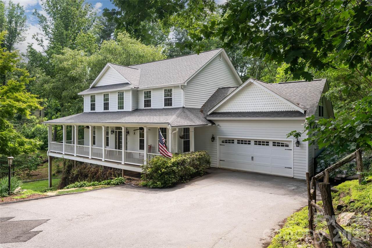 10 Lark Hill Drive - Photo 1