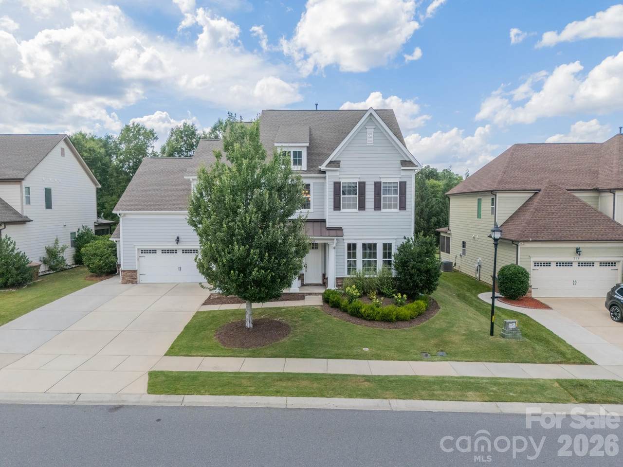 205 Somerled Way - Photo 1