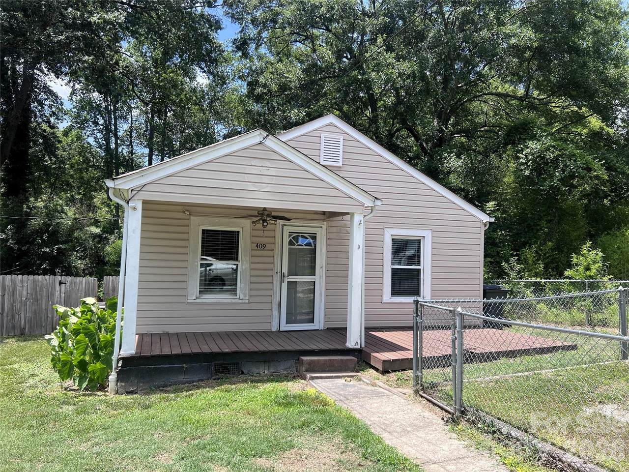 409 Maple Street - Photo 1