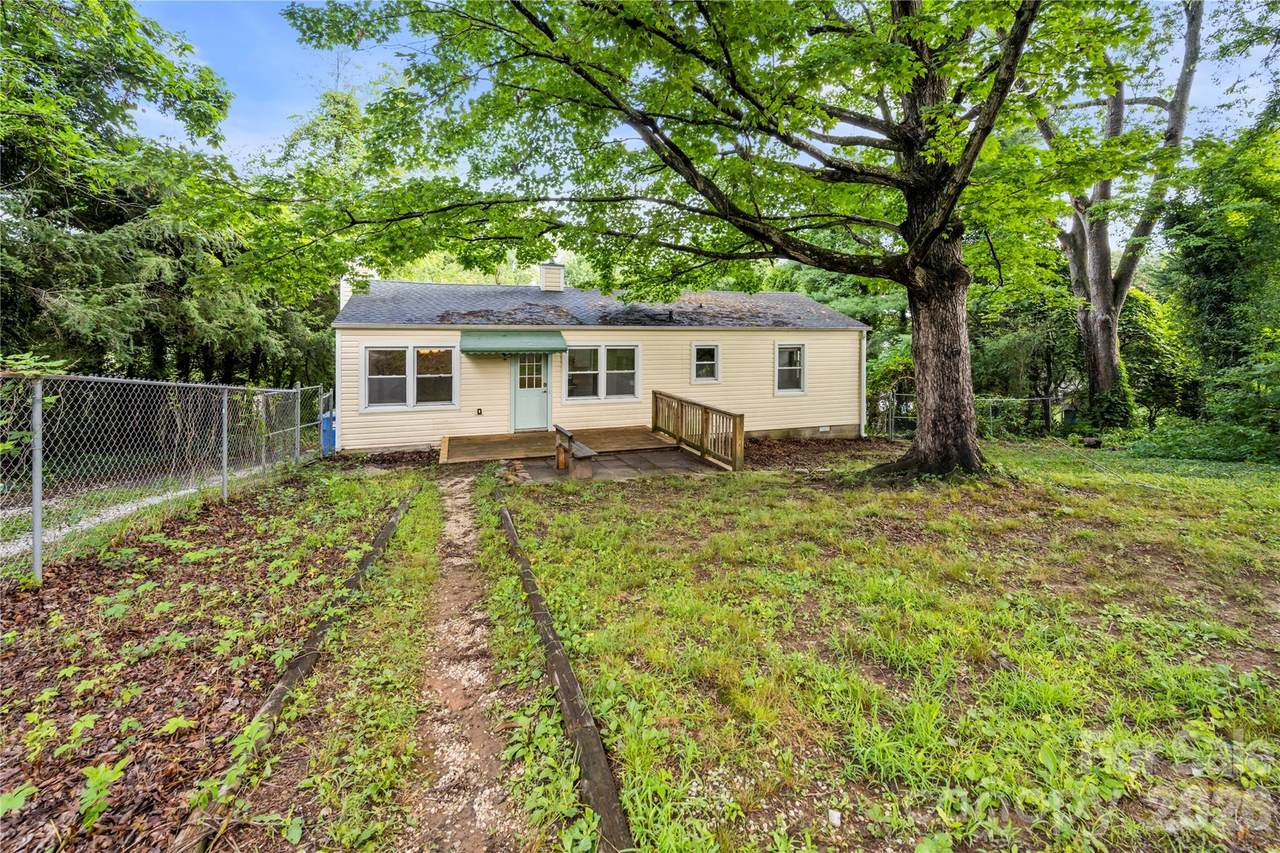 107 Wilshire Drive - Photo 1