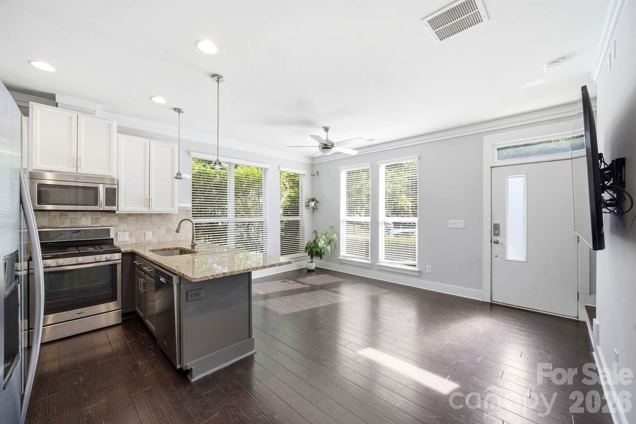 923 Warren Burgess Lane - Photo 1
