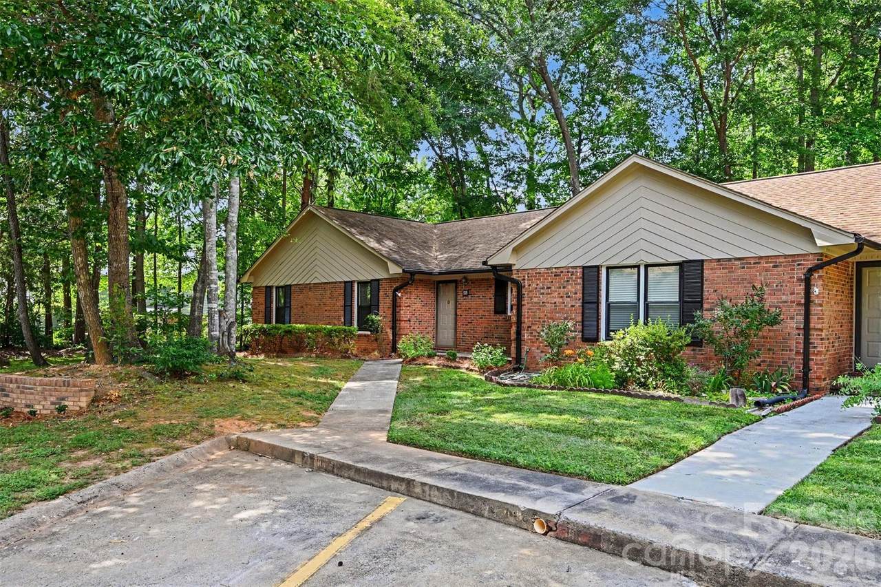 108 Jason Court - Photo 1