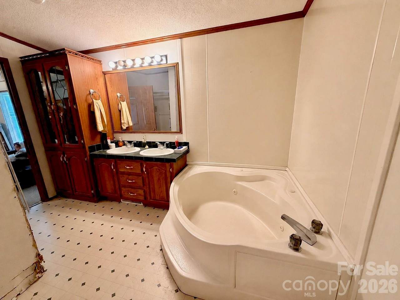 https://bt-photos.global.ssl.fastly.net/cmls/1280_boomver_1_4395972-1.jpg