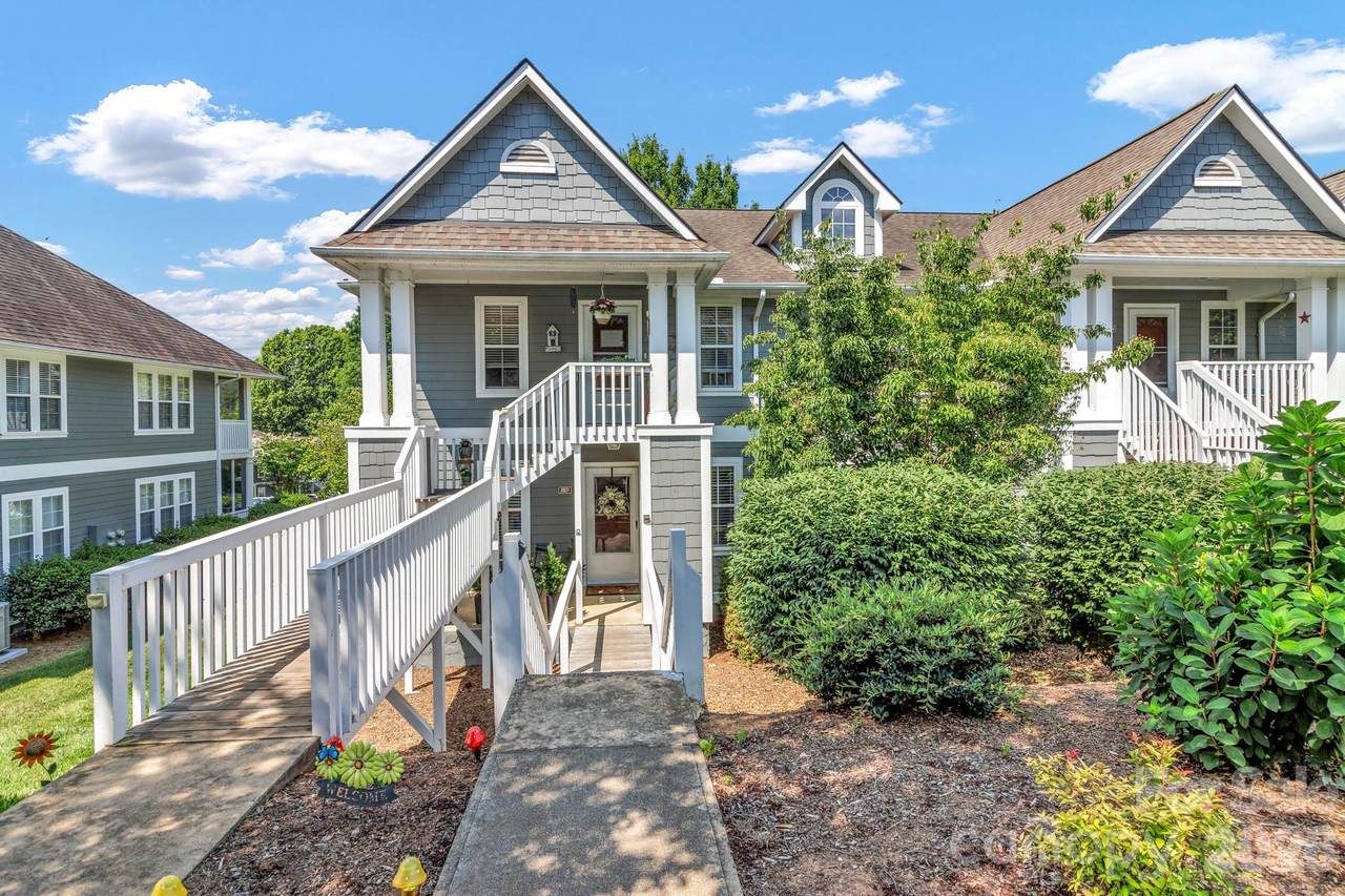 2601 Sagamore Lane - Photo 1