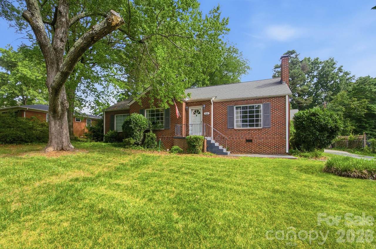 1616 Statesville Boulevard - Photo 1