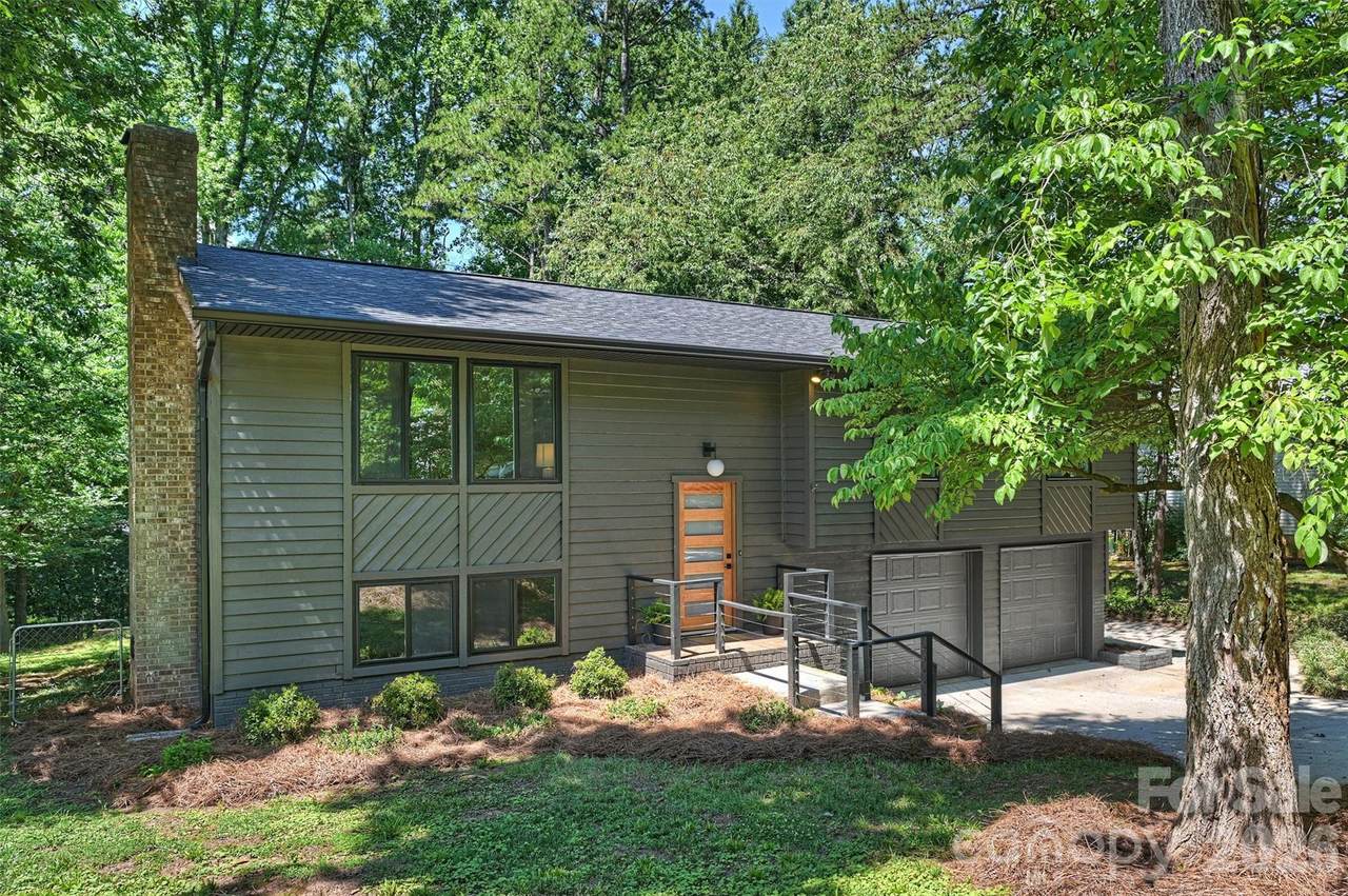 7323 Rollingridge Drive - Photo 1