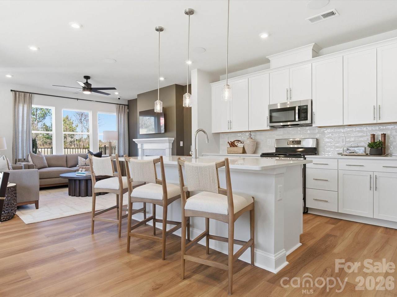 467 Nash Street - Photo 1