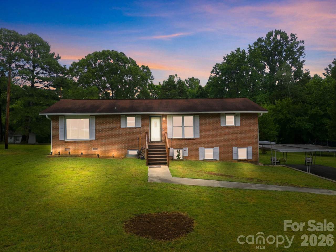 401 Grant Street - Photo 1
