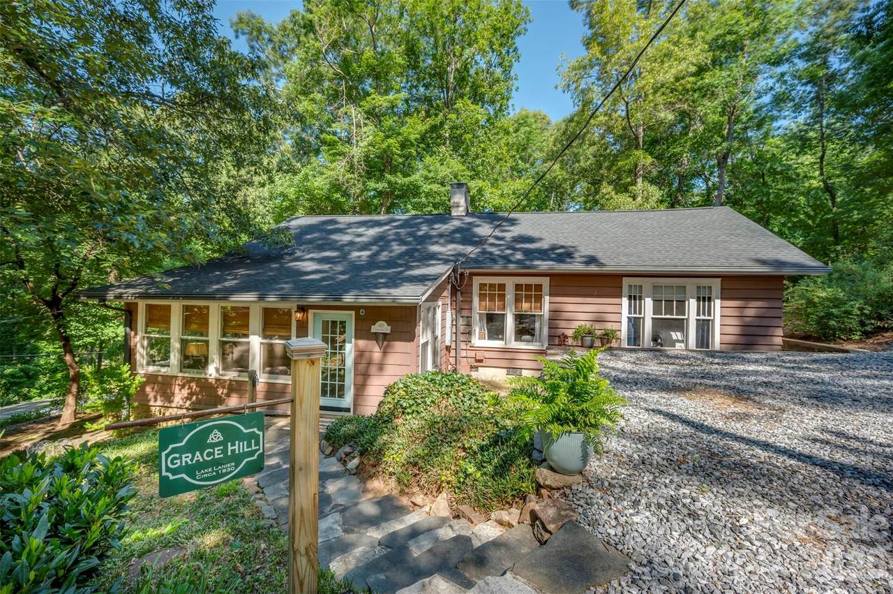 415 Lakeshore Drive - Photo 1