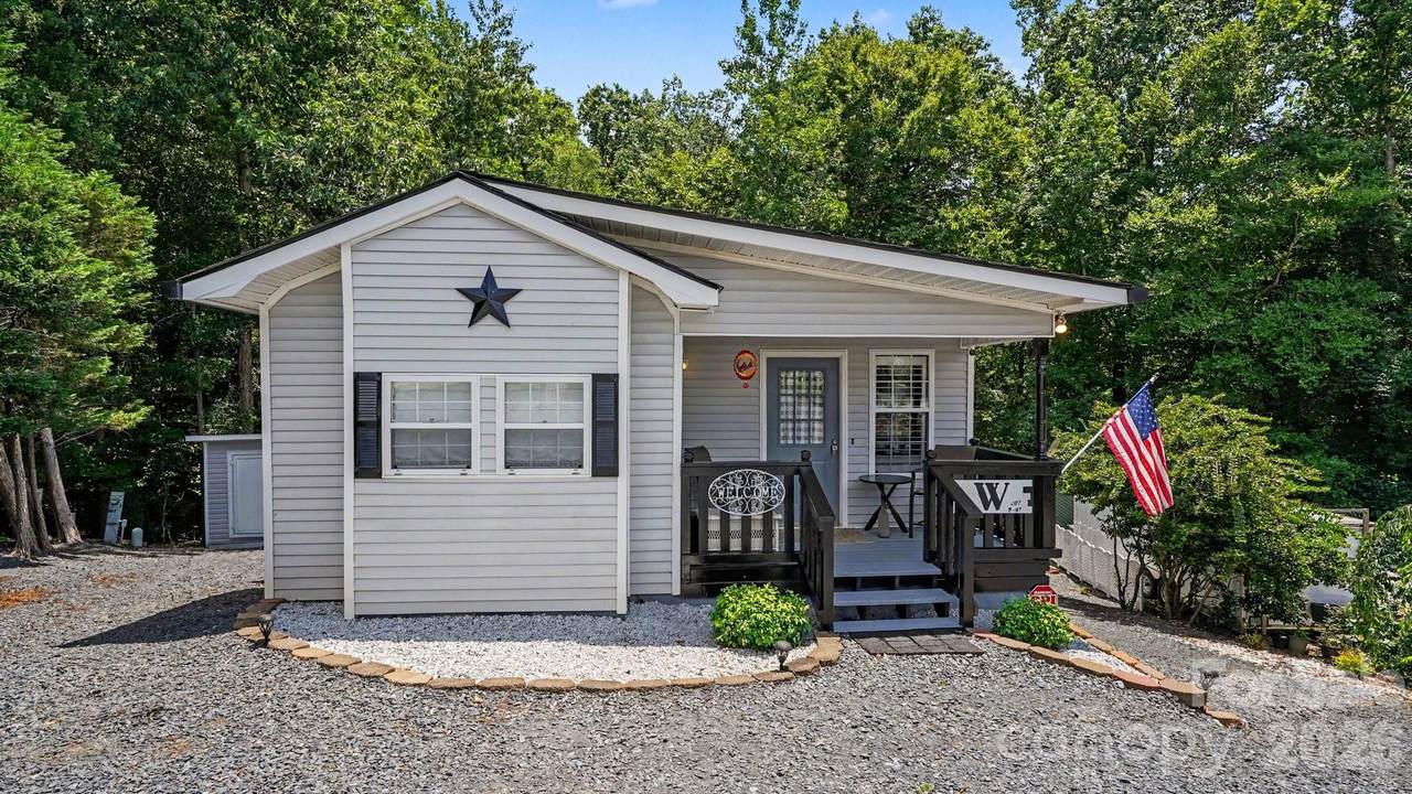 113 Lake View Drive - Photo 1