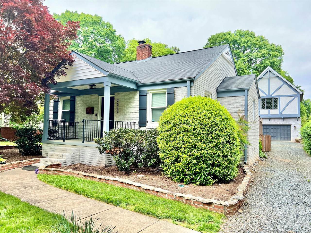 2637 Chesterfield Avenue - Photo 1