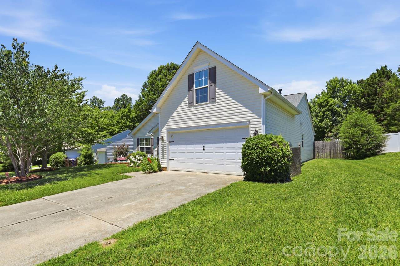 144 Golden Valley Drive - Photo 1