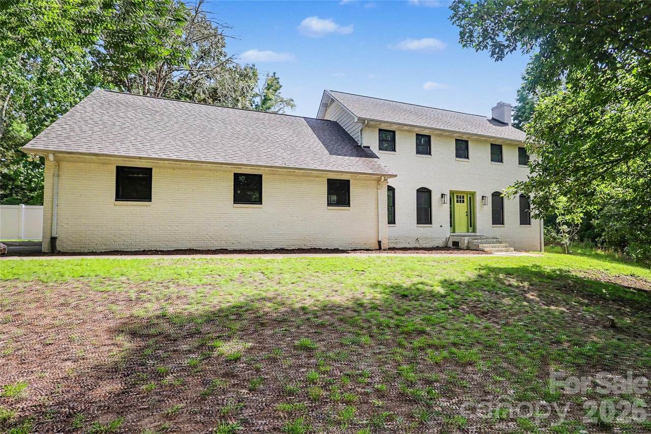 227 Dileen Drive - Photo 1