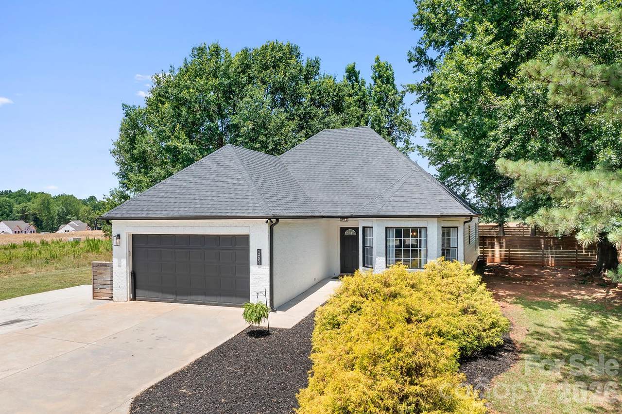 12601 Mayes Road - Photo 1