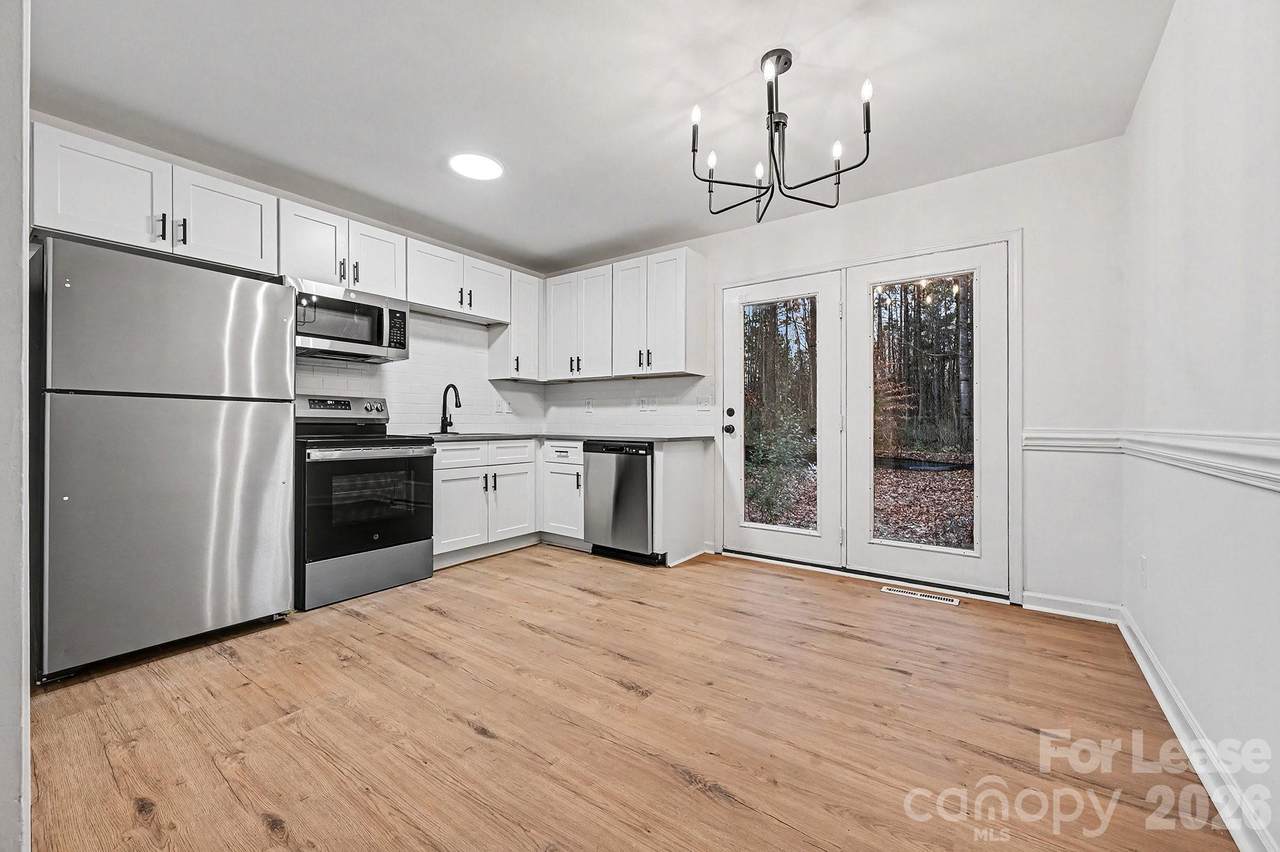 5001 Lakecrest Drive - Photo 1