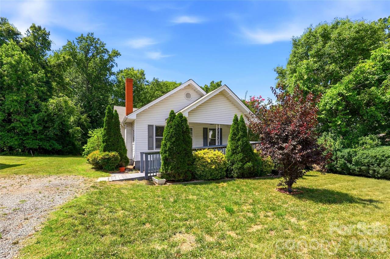 1013 7th Street - Photo 1