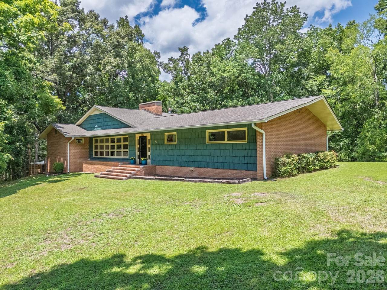 112 Crestwood Circle - Photo 1