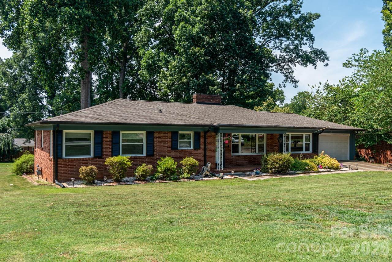 117 Rockwood Lane - Photo 1