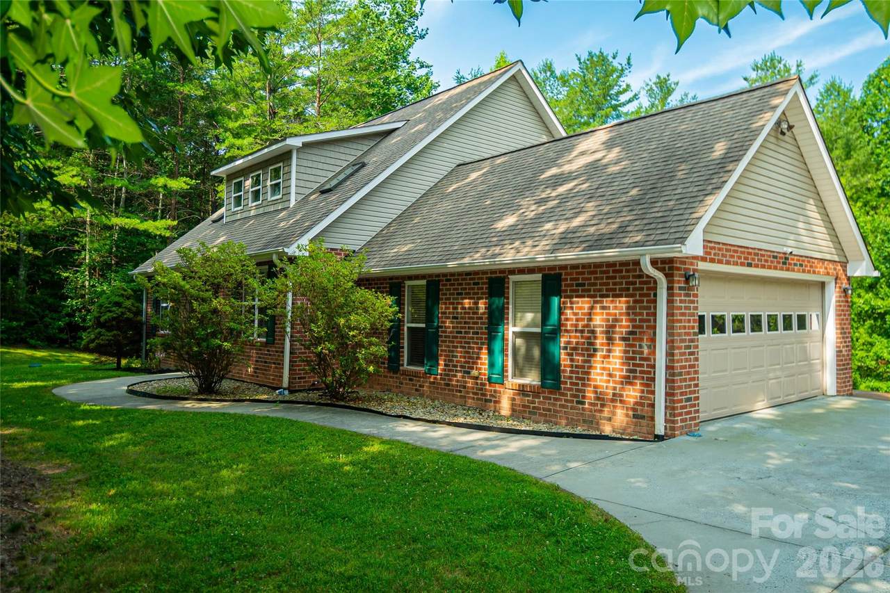 1518 Southpointe Drive - Photo 1