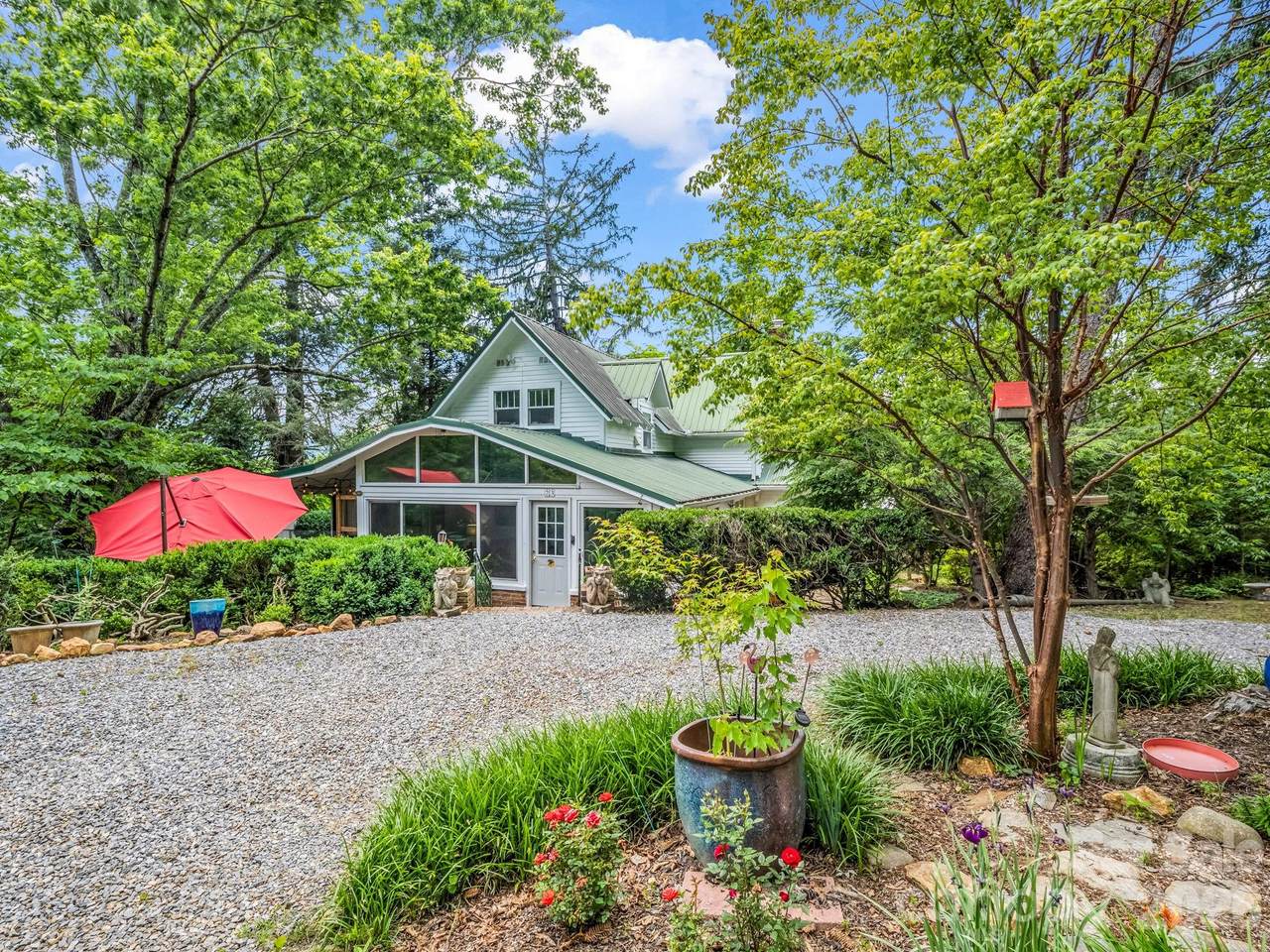 23 Sunset Drive - Photo 1