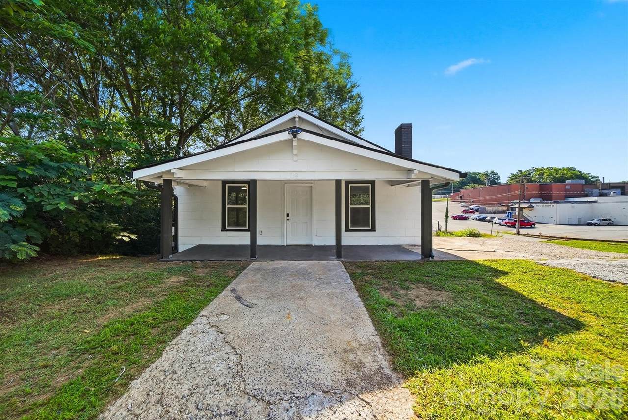 718 11th Street Place - Photo 1