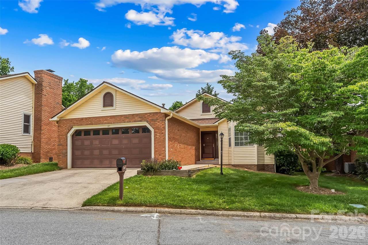 137 Exeter Court - Photo 1