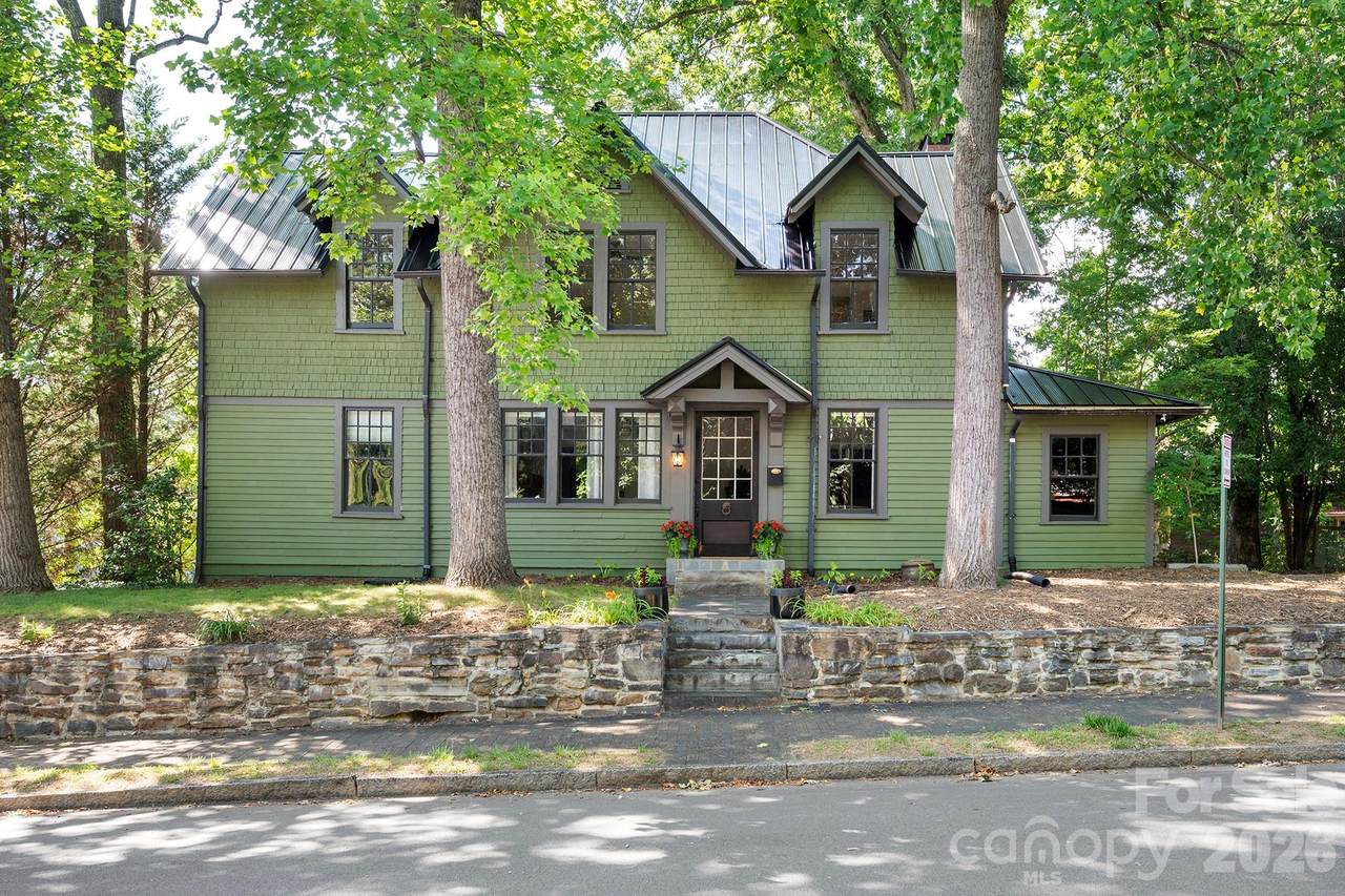11 Cullowhee Street - Photo 1
