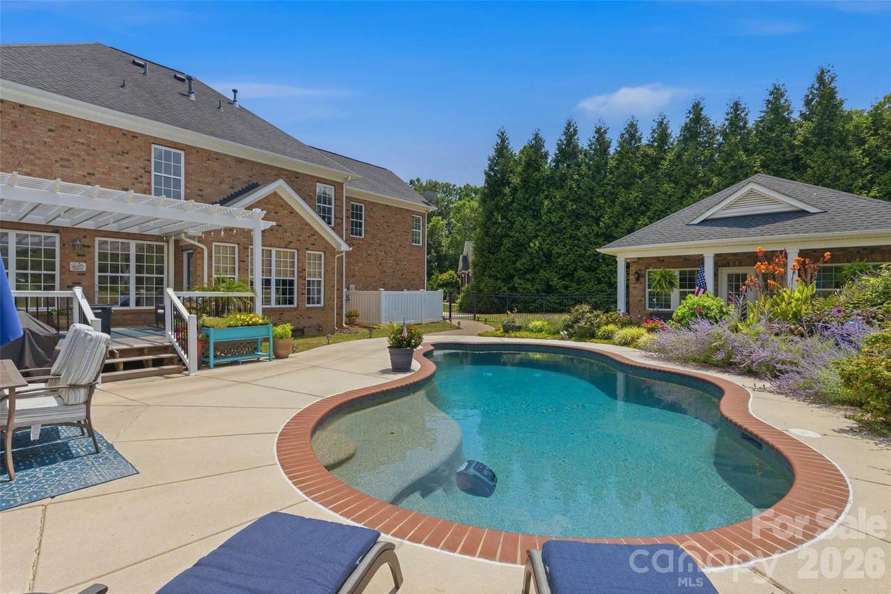 6006 Embassy Court - Photo 1