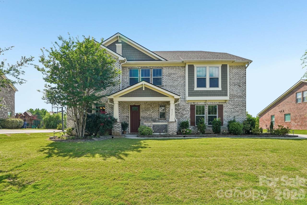 8337 Breton Way - Photo 1
