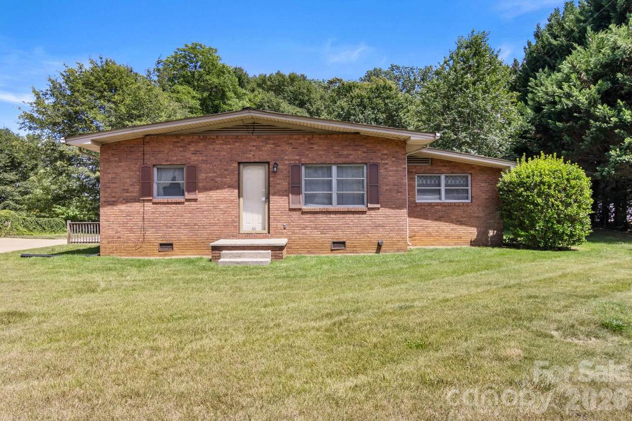 201 Peach Street - Photo 1