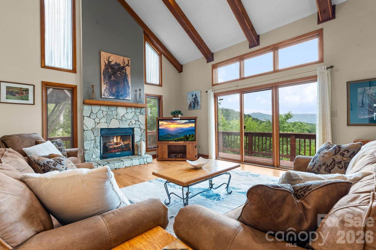 218 Slope View Drive - Photo 1